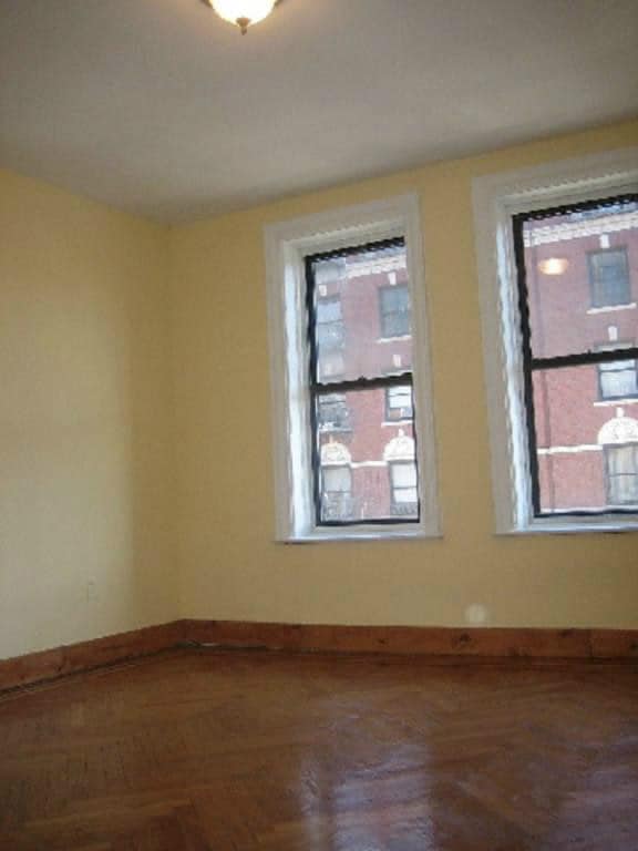 Building Photo - 624 W 207th St