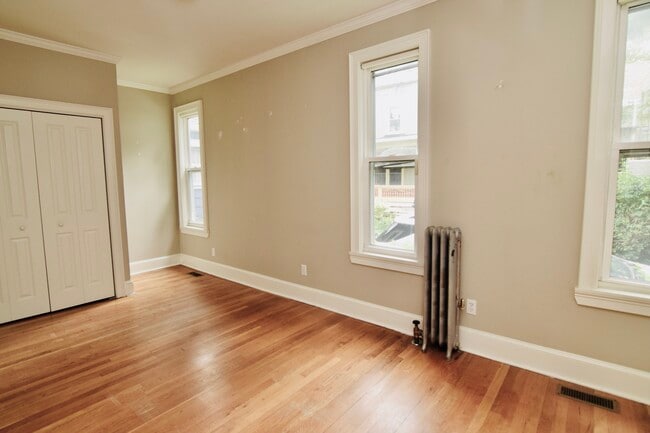 Building Photo - 298 Lamartine St
