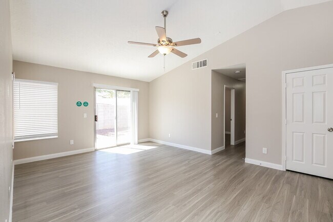 Building Photo - 5033 Twist Cir
