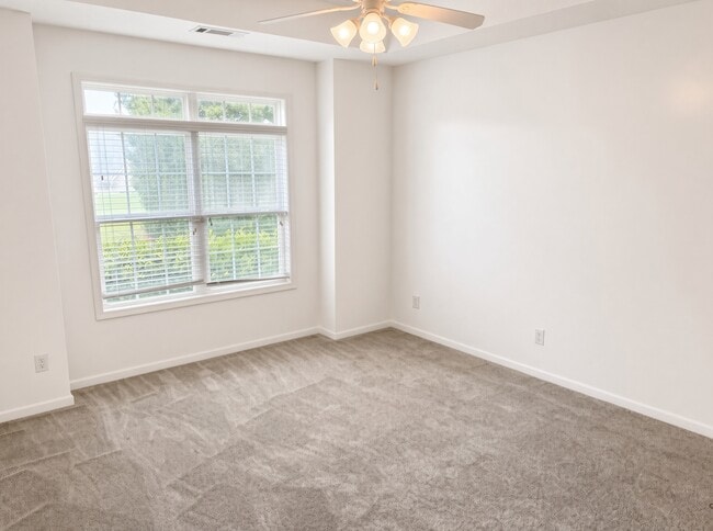 Building Photo - 1364 Orchard Cir