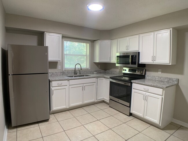 Building Photo - 1114 Birchwood Ct