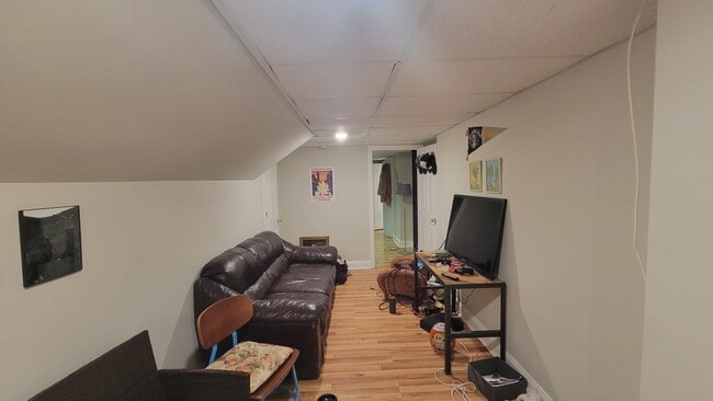 Building Photo - 120 Sewall Ave
