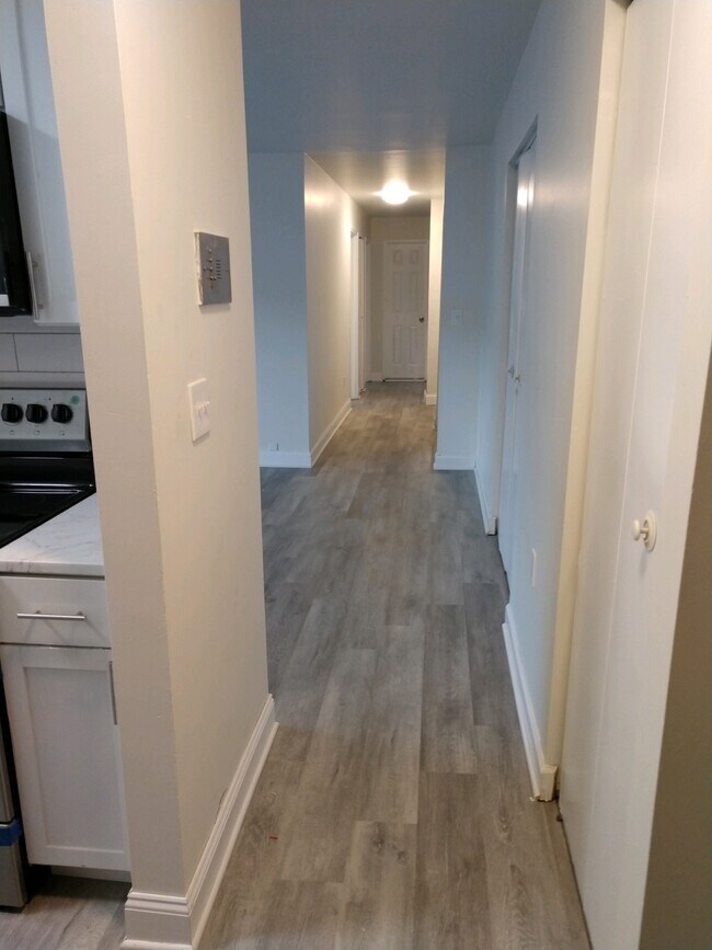 10 Tuttle St Unit 2G, Stamford, CT 06902 Condo for Rent in Stamford