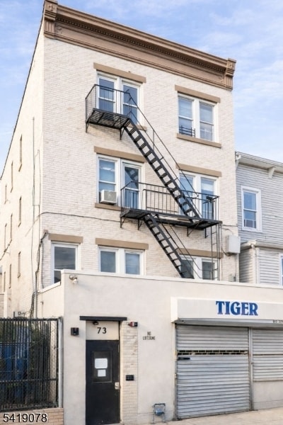 Building Photo - 73 4th St