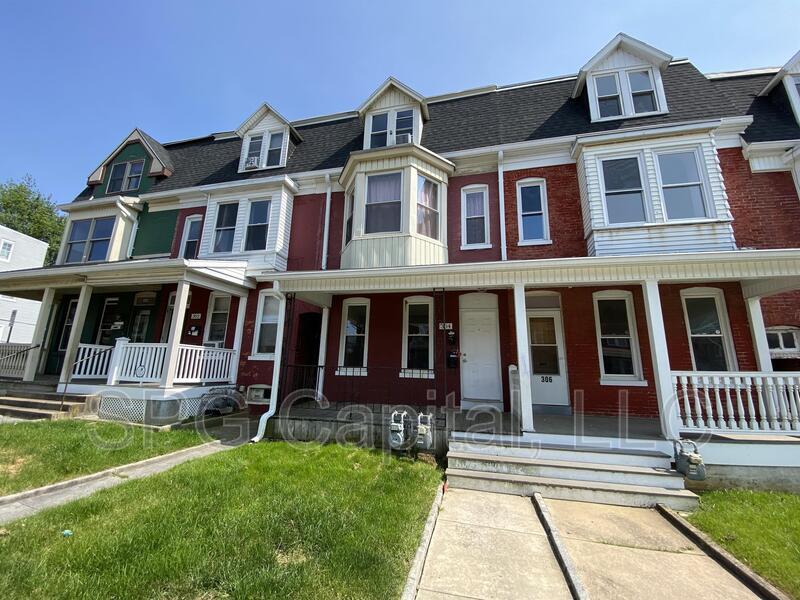 Foto principal - 304 W Cottage Pl