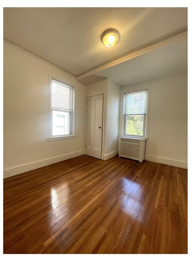 Foto del edificio - 3338 Bainbridge Ave