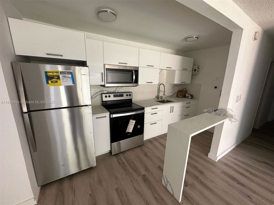Foto principal - 4174 NW 79th Ave