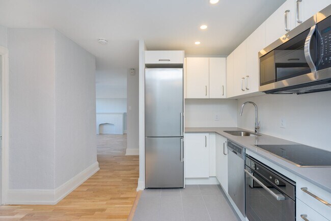 Photo du bâtiment - 110 Oriole Pkwy