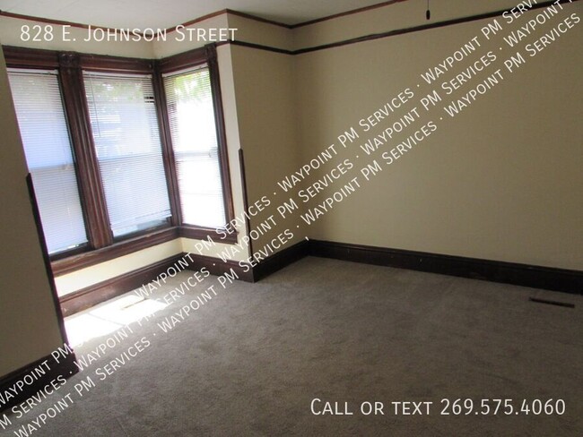 Building Photo - 828 E Johnson St