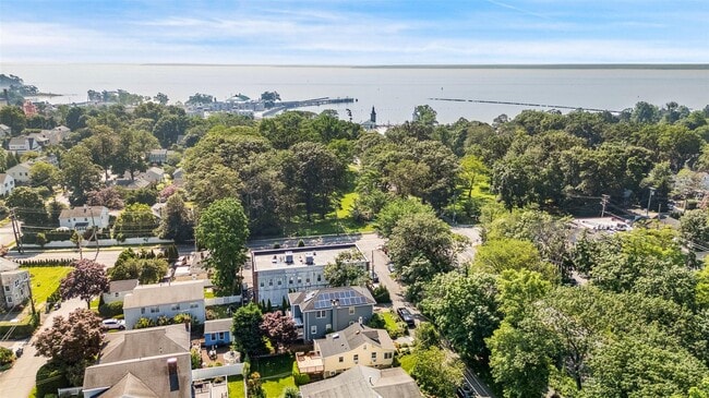 Building Photo - 12 Ridgeland Manor