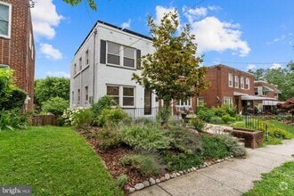 Building Photo - 5515 Chillum Pl NE