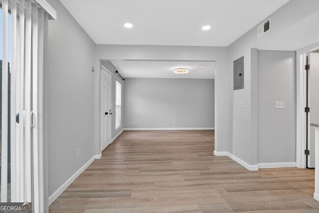 Foto del edificio - 3549 Old Chamblee Tucker Rd