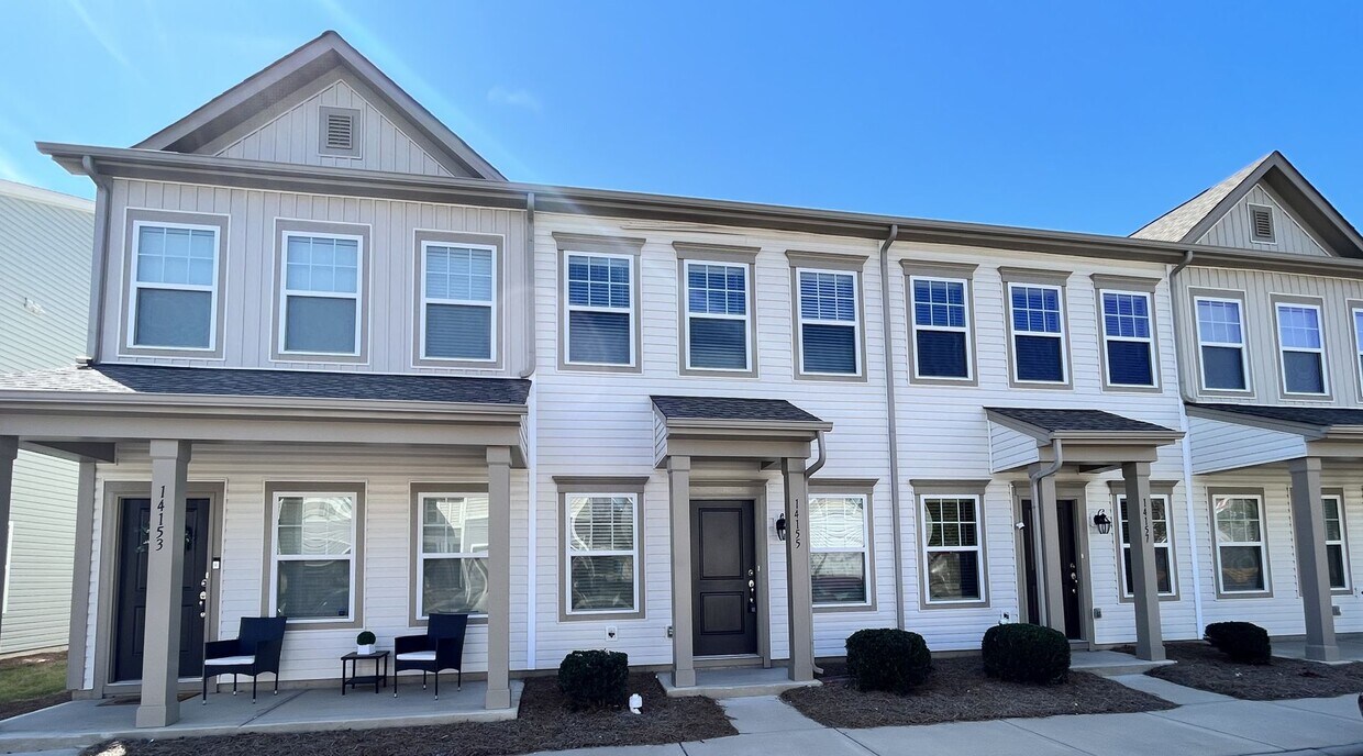 Foto principal - BEAUTIFUL 2 Bedroom Townhome in Midland -A...