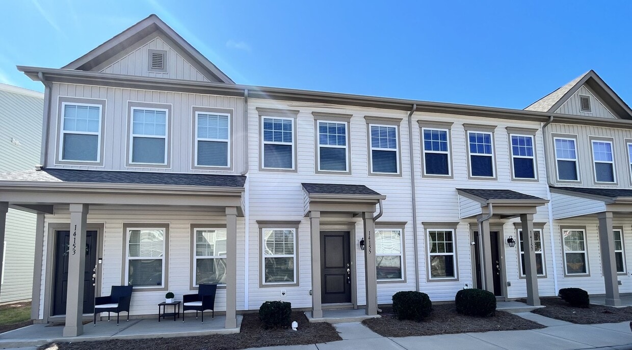 Primary Photo - BEAUTIFUL 2 Bedroom Townhome in Midland -A...