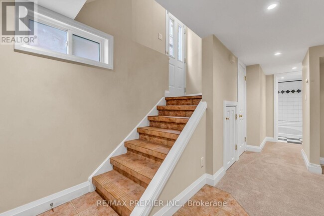 Building Photo - 5 Killarney Rd