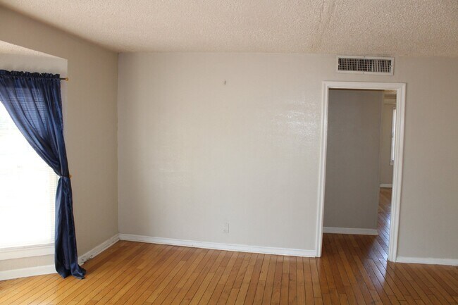 Foto del edificio - Great single story 2 bedroom 1 bathroom ho...
