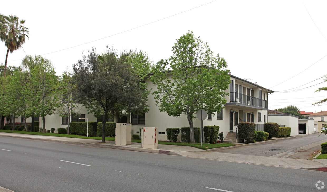 Building Photo - La Bonita Apts