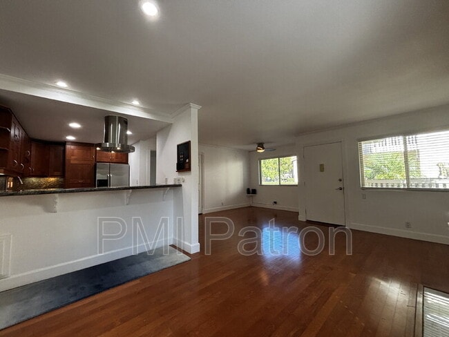 Building Photo - 7422 Seastar Dr