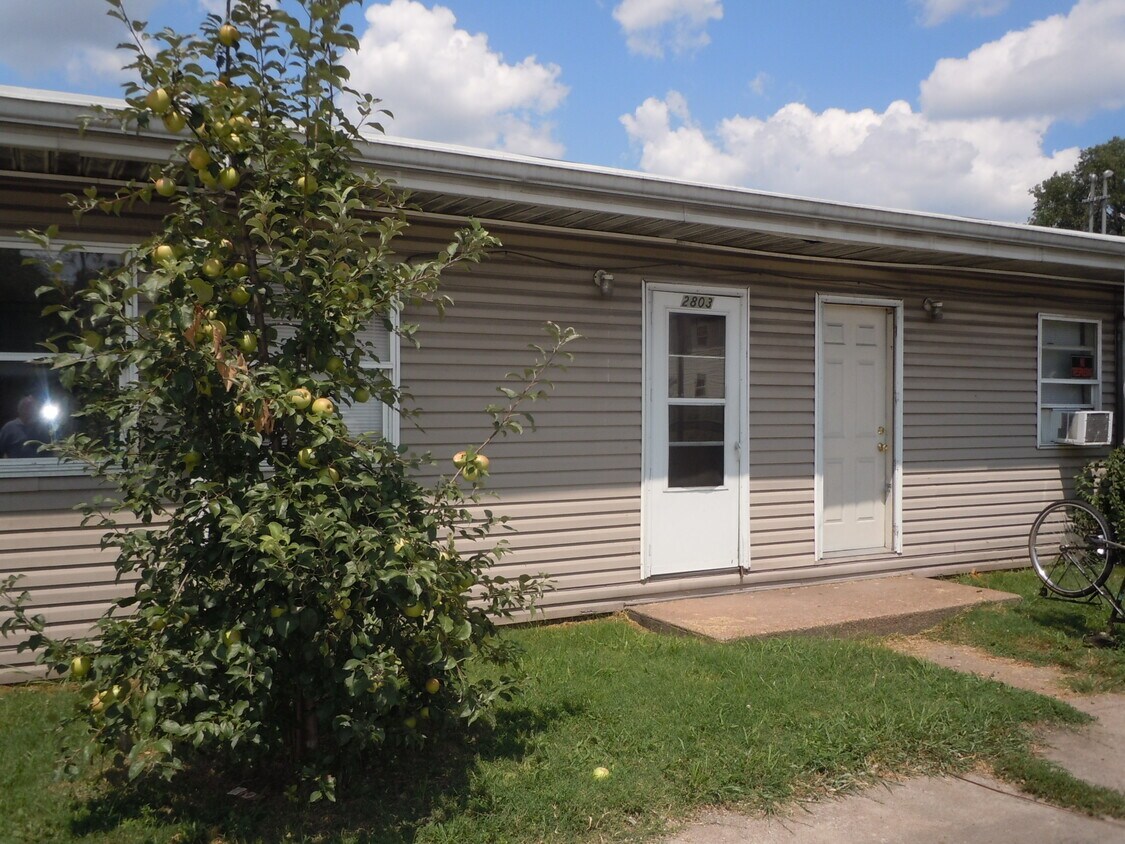 Primary Photo - 2803 Herbert St