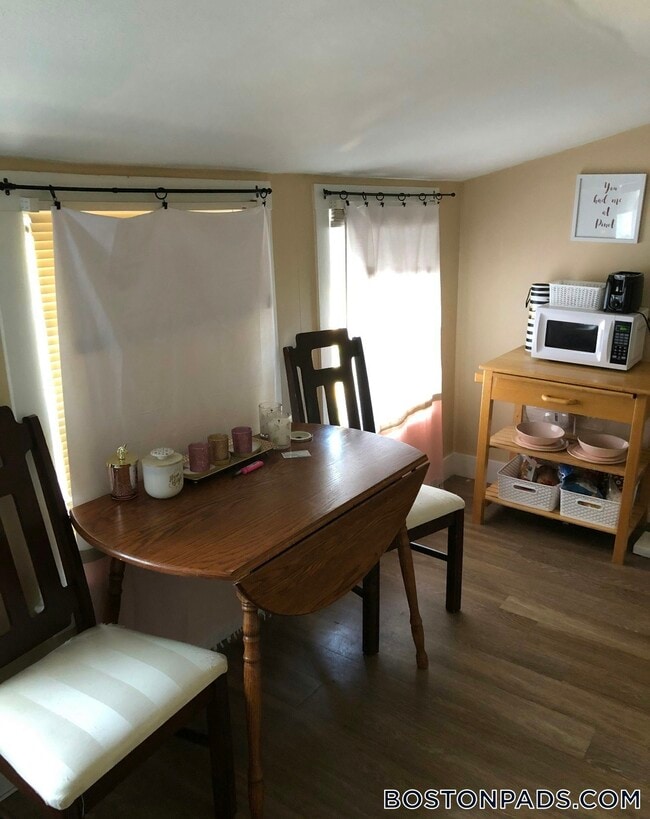 Building Photo - 40 Warren Ave