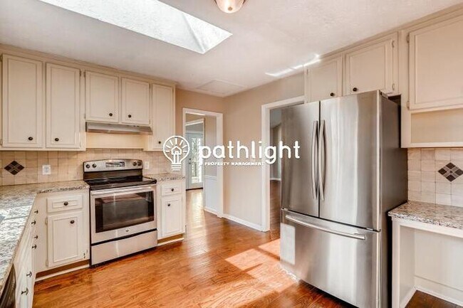 Foto del edificio - 3785 Bozeman Lake Rd, Kennesaw, GA, 30144