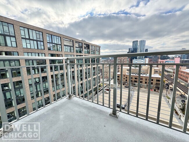 Foto del edificio - 608 W Lake St