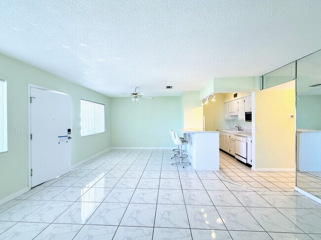 Foto del edificio - 1235 S Highland Ave