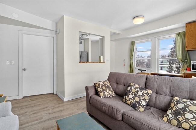 Foto del edificio - 303 Cornell St