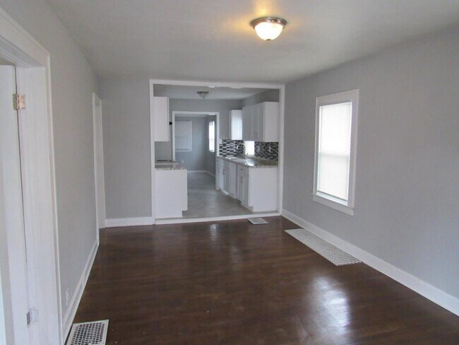 Foto del edificio - 1602 Corrington Avenue