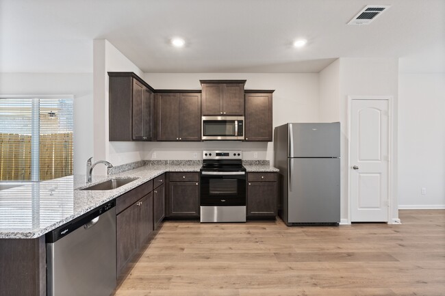 Building Photo - 924 Camelia Grv Ct