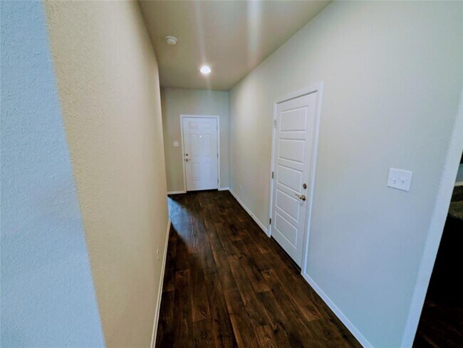 Building Photo - 301 Chesterfield Dr