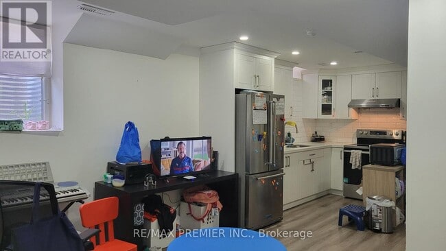 Building Photo - 99 Cabinet Crescent