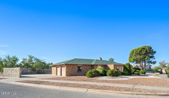 Building Photo - 6700 Pino Real Dr