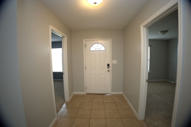 Building Photo - 5076 Branch Point Dr