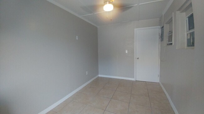 Foto del edificio - 1Bed 1Bath Efficiency Downtown St Cloud