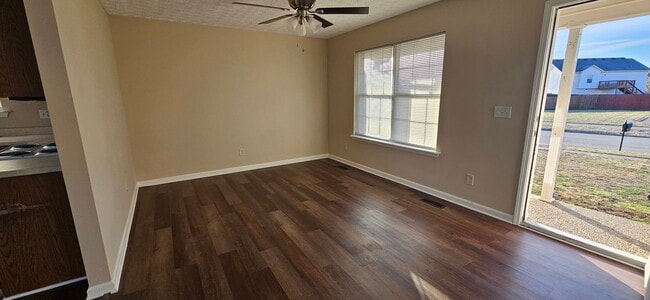 Photo - 142 Wooded Oak Ct House