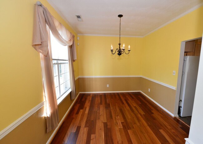 Foto del edificio - Lakefront home in Grassfield School District