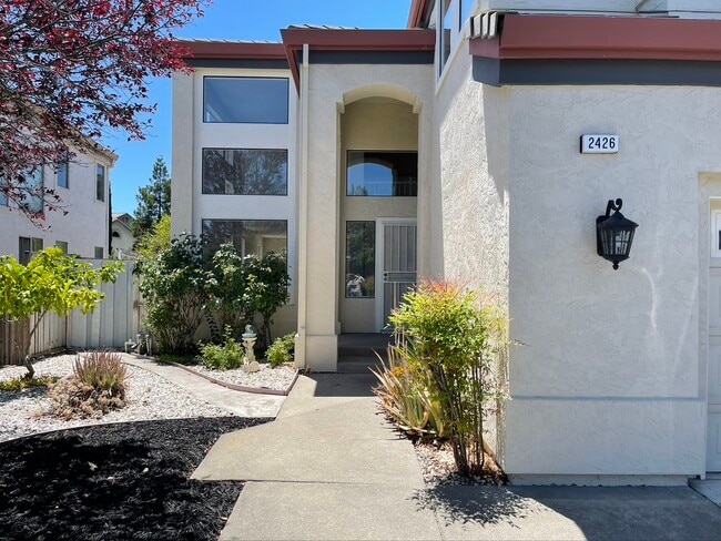 Building Photo - 2426 Carpinteria Dr