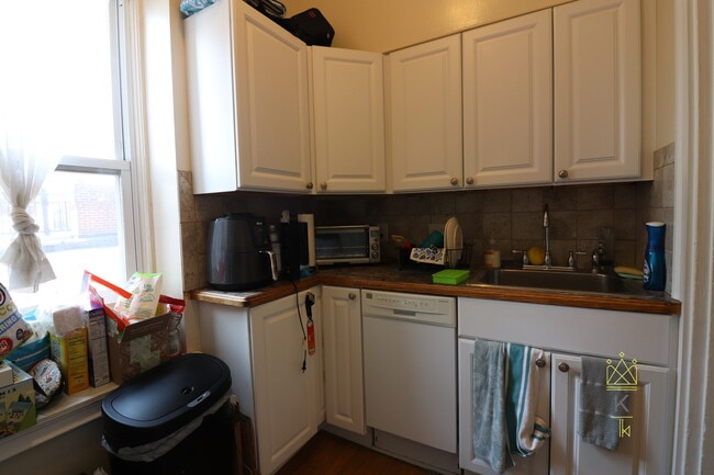 Foto del edificio - 1477 Beacon St
