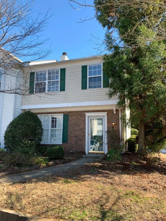 Building Photo - 27 Highoak Dr