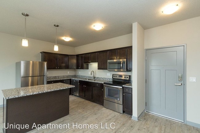 Building Photo - 2 br, 2 bath Apartment - 5304 Mortensen Road