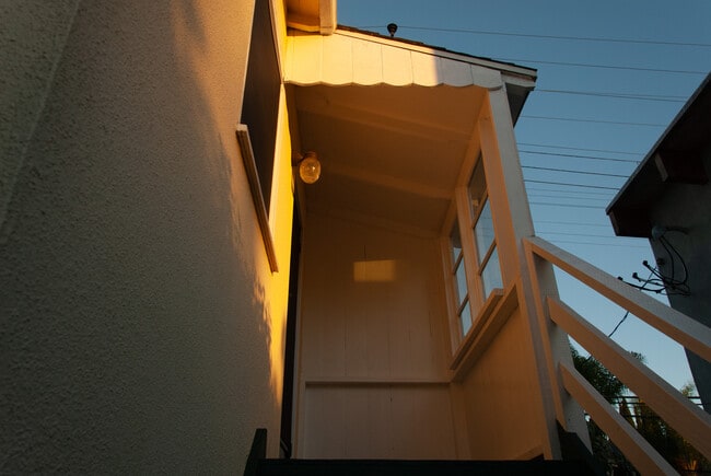 front porch - 936 Palms Blvd