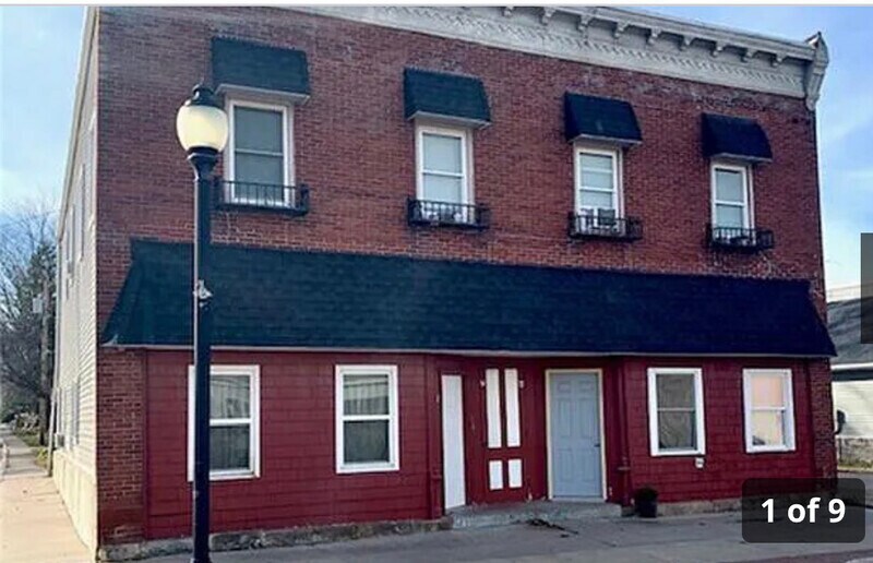 Primary Photo - 145 E South St