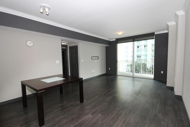 Foto del edificio - 1755 E Hallandale Beach Blvd
