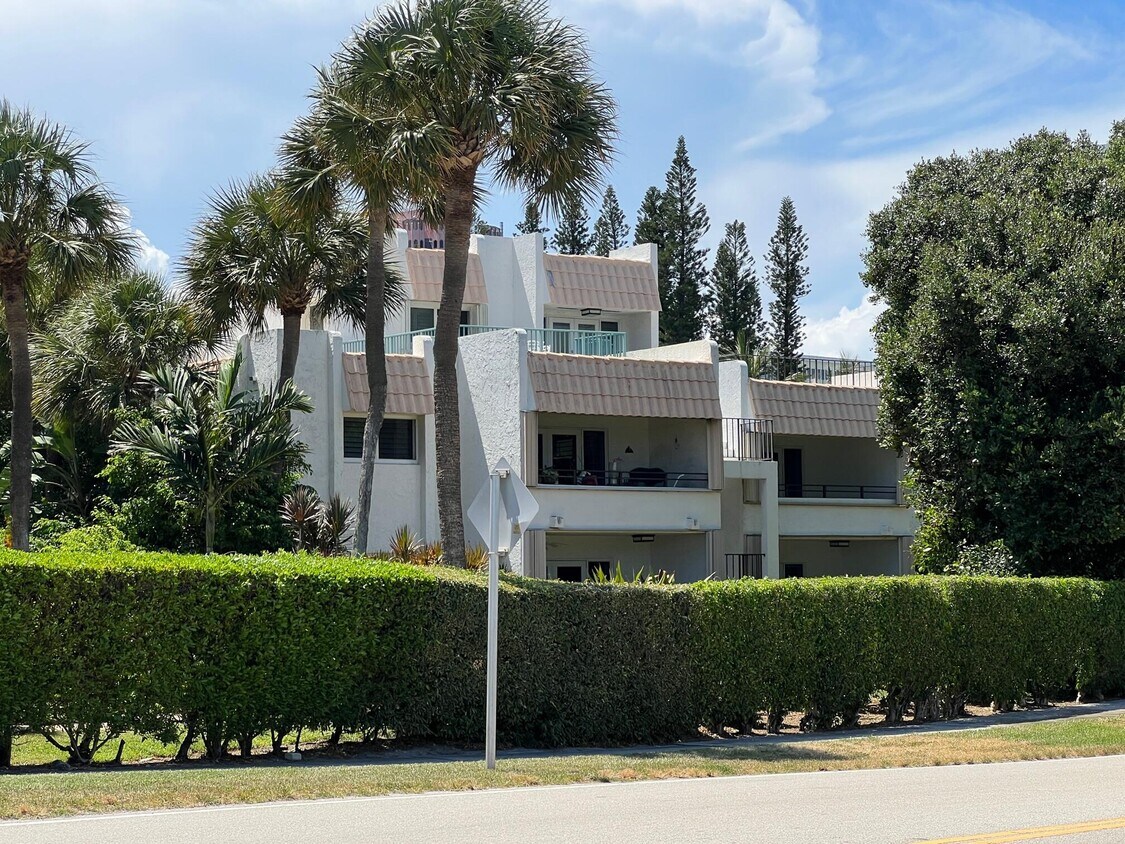 1000 E Camino Real Unit 2a, Boca Raton, FL 33432 Condo for Rent in