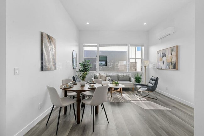 Building Photo - 1638 Elm Ave