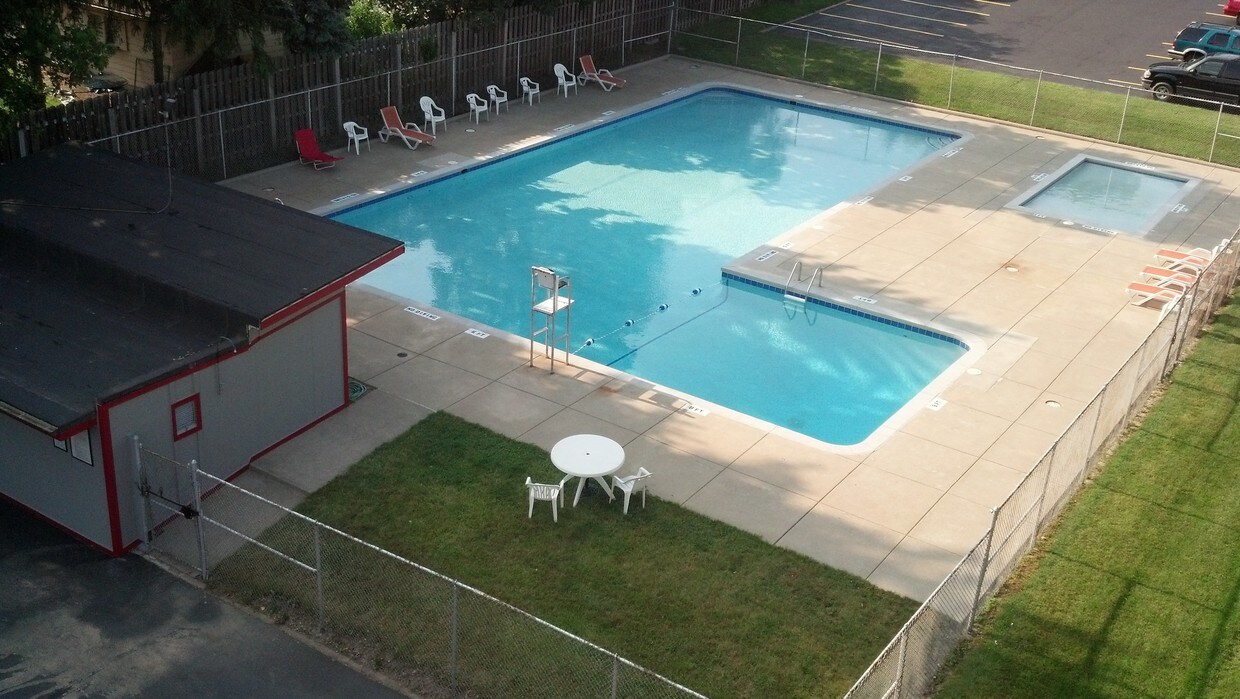 5429 Knollwood Dr, Parma, OH 44129 Apartments in Parma, OH