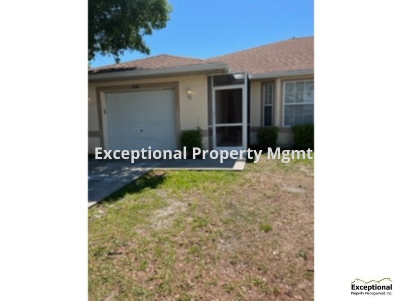 Primary Photo - 3 Bedroom 2 bath 1 car garage Duplex Comin...