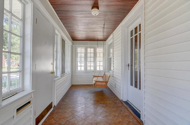 Building Photo - 2 Bed 1 Bath