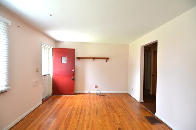 Foto del edificio - 4625 Orchard Ln
